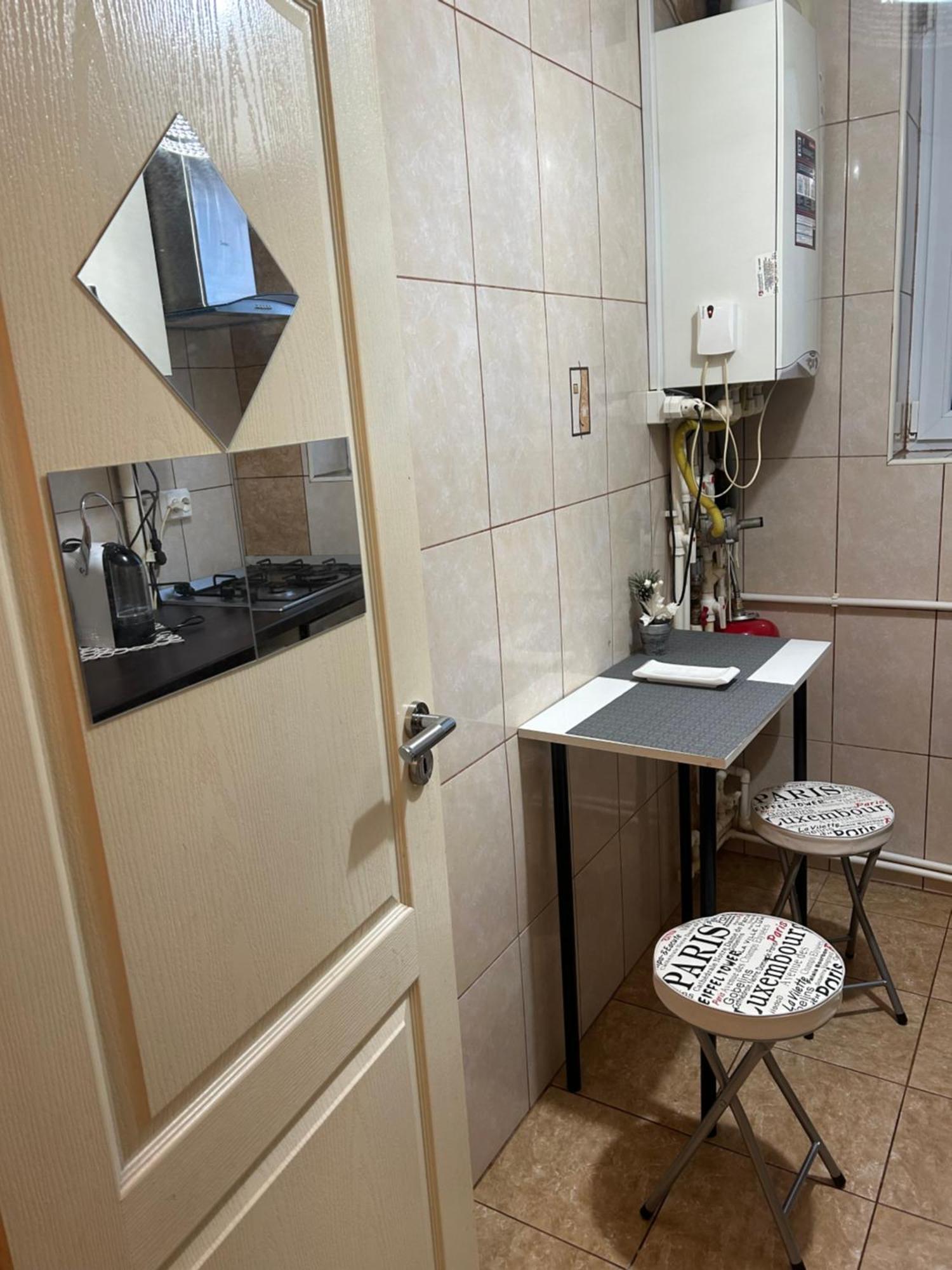 Little Paris Gare Du Nord Apartment Bucureşti Ngoại thất bức ảnh